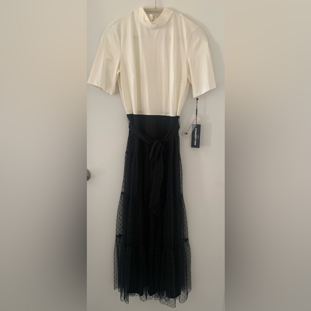 Karl Lagerfeld dress size 6 NWT. Light cream top with black bottom
